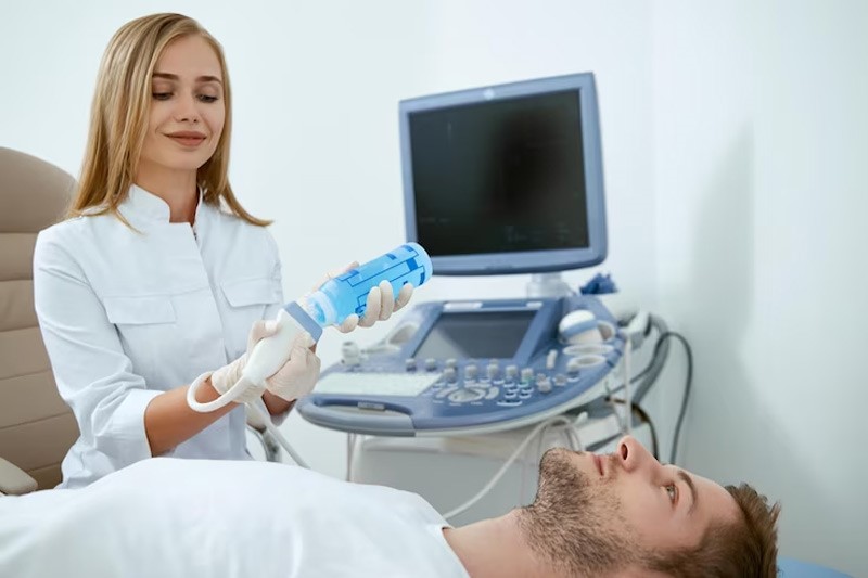 Siêu âm trước khi tiến hành cấy tinh chất Tế bào gốc
